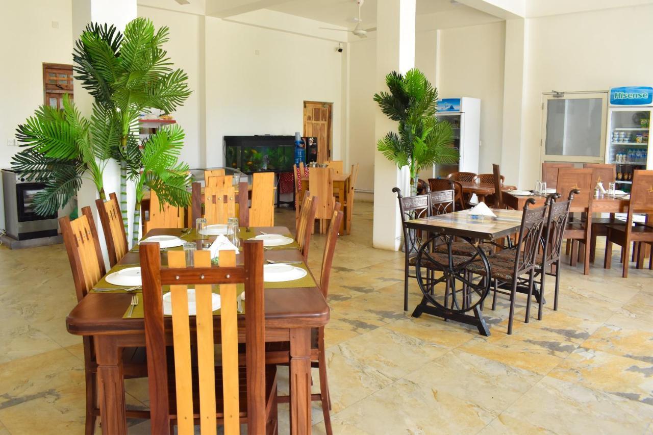 Mallika Resort Тринкомали Экстерьер фото